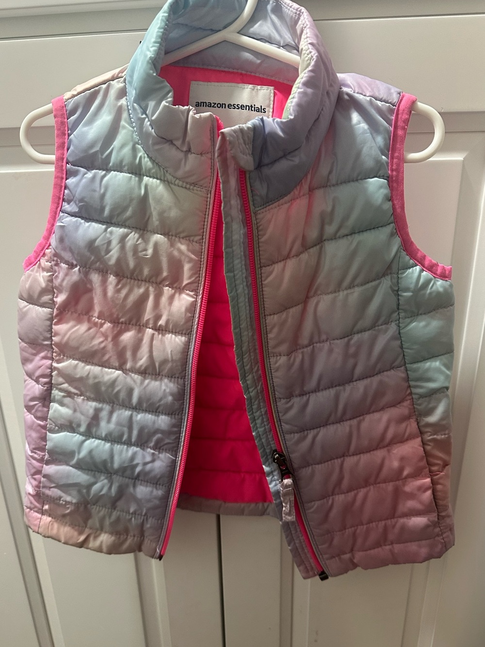 Amazon Essentials Girls' Pastel Ombre Puffer Vest with Pink Trim